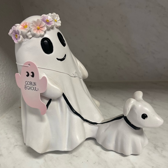 Goblin and Ghoul Ghost with Flower Walking Dog - Picture 2 of 4